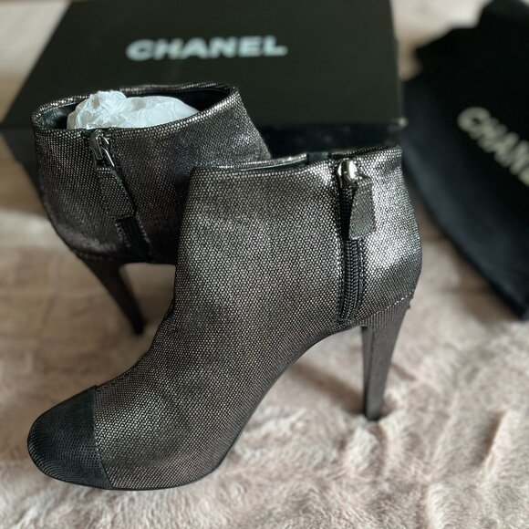 Metallic Ankle Boot by Chanel with Interlocking CC Logo EU38.5 (US 7.5) - Picture 2 of 6